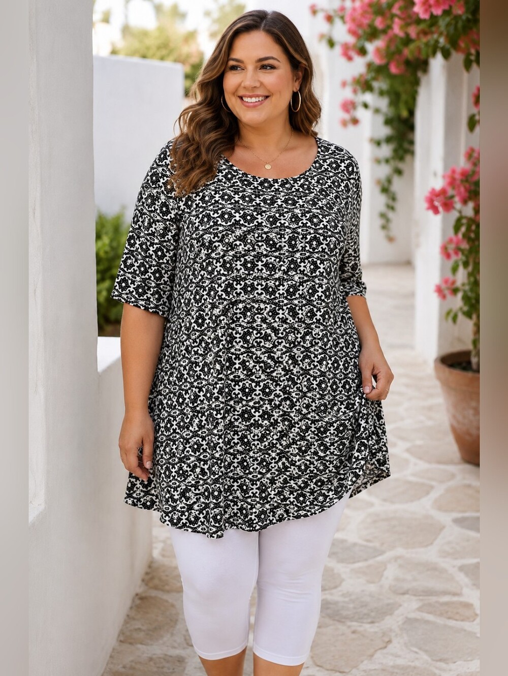 Lane Bryant Size 22/24 Plus Size Swing Tunic Top Black White Geometric Stretch